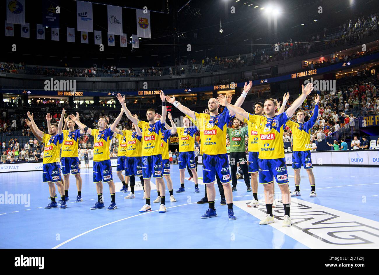 Finale jubilation Kielce, équipe, équipe, vr , Arkadiusz MORYTO (Kielce), Naranjo SANCHEZ-MIGALLON, goalwart Andreas WOLFF (Kielce), Artsem KARALEK (Kielce), Branko VUJOVIC (Kielce), Igor KARACIC , Uladzislau KULESH (Kielce)Alex DUJSHEBAEV (Kielce), KÉLÉLÉLÉLÉLÉLÉLÉLÉLÉF (Kielce), 35:37 en 18 juin 2022 Allemagne. Â Banque D'Images