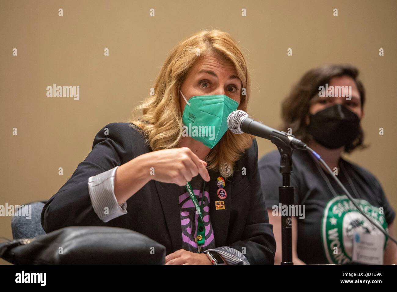 Chicago, Illinois - Sara Nelson, présidente de l'Association of Flight Attendants, s'adresse aux militants syndicaux lors de la conférence Labor Notes 2022. Quatre Banque D'Images