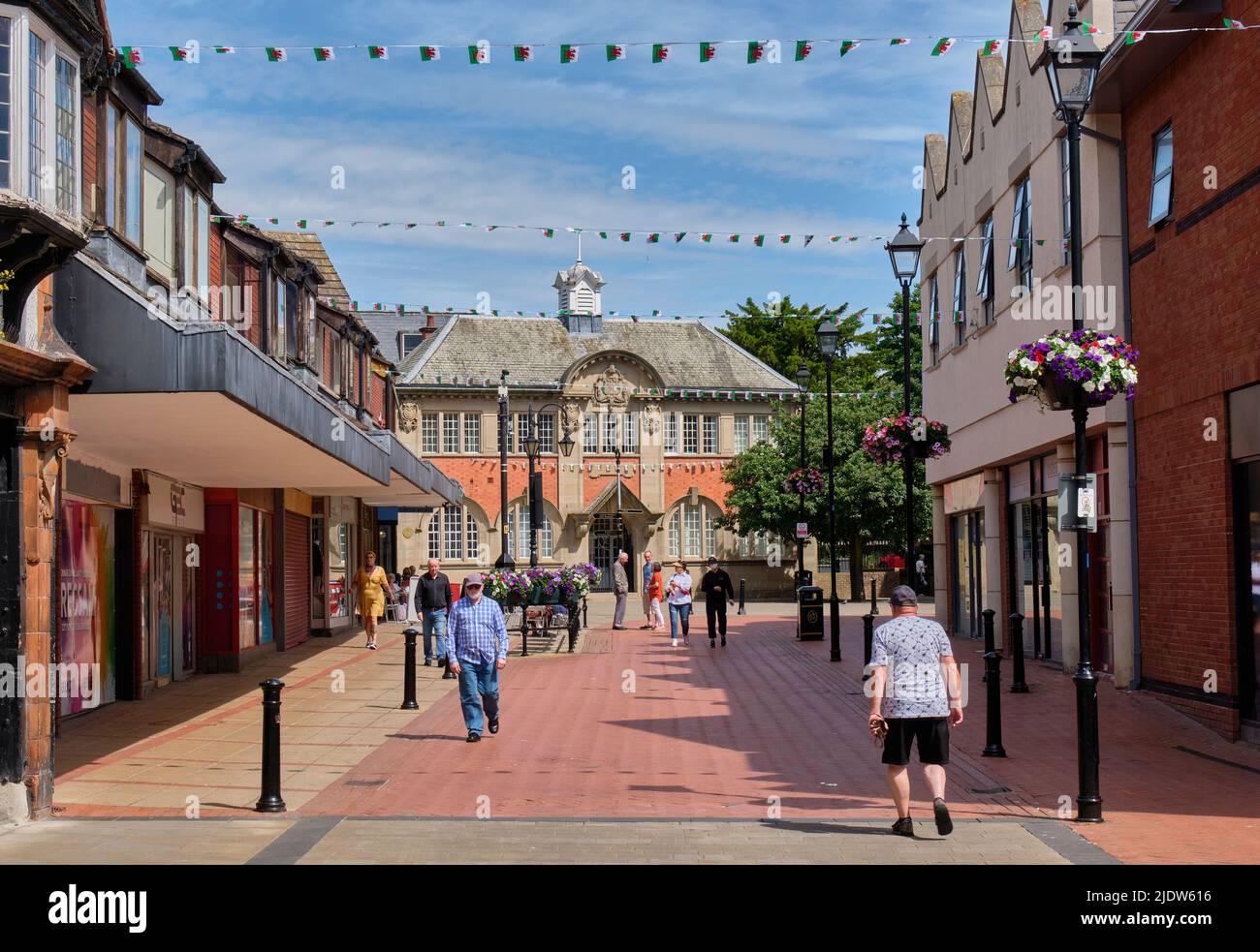 Queen Street et Queen's Square, Wrexham, pays de Galles Banque D'Images