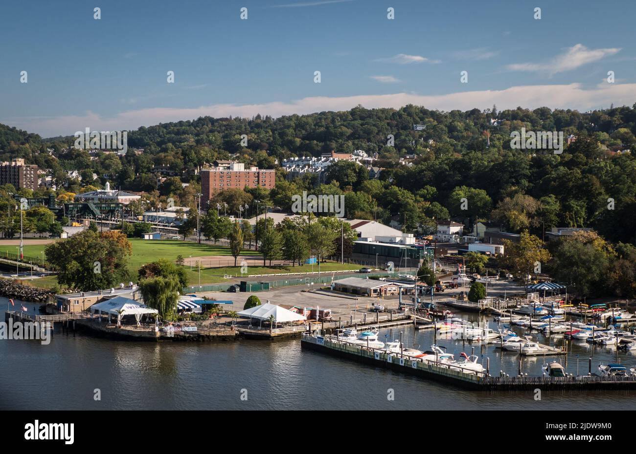 Vue sur Sleepy Hollow, NY depuis le pont Mario Cuomo sur la rivière Hudson, NY Banque D'Images