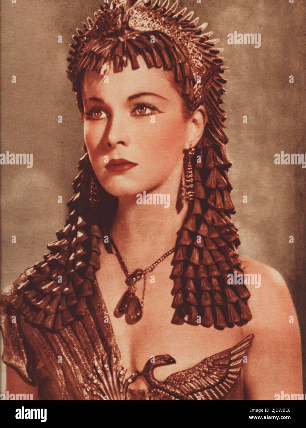 1945 , Etats-Unis : l'actrice VIVIEN LEIGH ( 1913 - 1967 ) dans CÉSAR ET CLÉOPÂTRE ( Cesare e Cléopâtre ) par Gabriel Pascal , D'une pièce de George Bernard Shaw - CINÉMA - FILM - antico Eggito - Egypth antique - collana - collier - orecchino - orecchini - ardrops - bijou - bijoux - gioiello - gioielli - bijoux --- Archivio GBB Banque D'Images