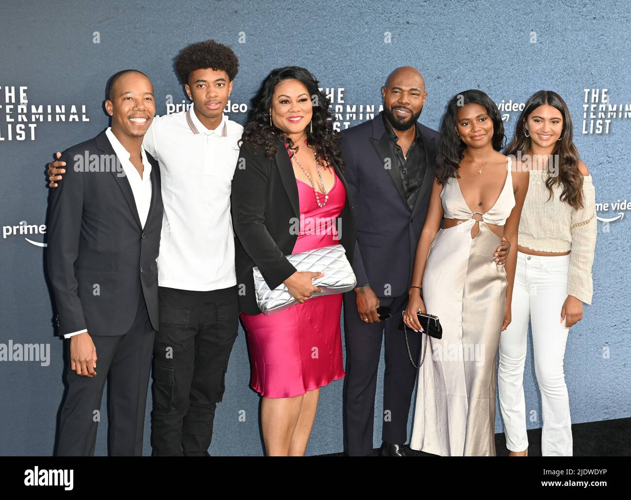 Los Angeles, États-Unis. 22nd juin 2022. LOS ANGELES, ÉTATS-UNIS. 22 juin 2022 : Antoine Fuqua et sa famille à la première de la liste des terminaux à Los Angeles au théâtre de la Guilde des réalisateurs. Crédit photo : Paul Smith/Alamy Live News Banque D'Images