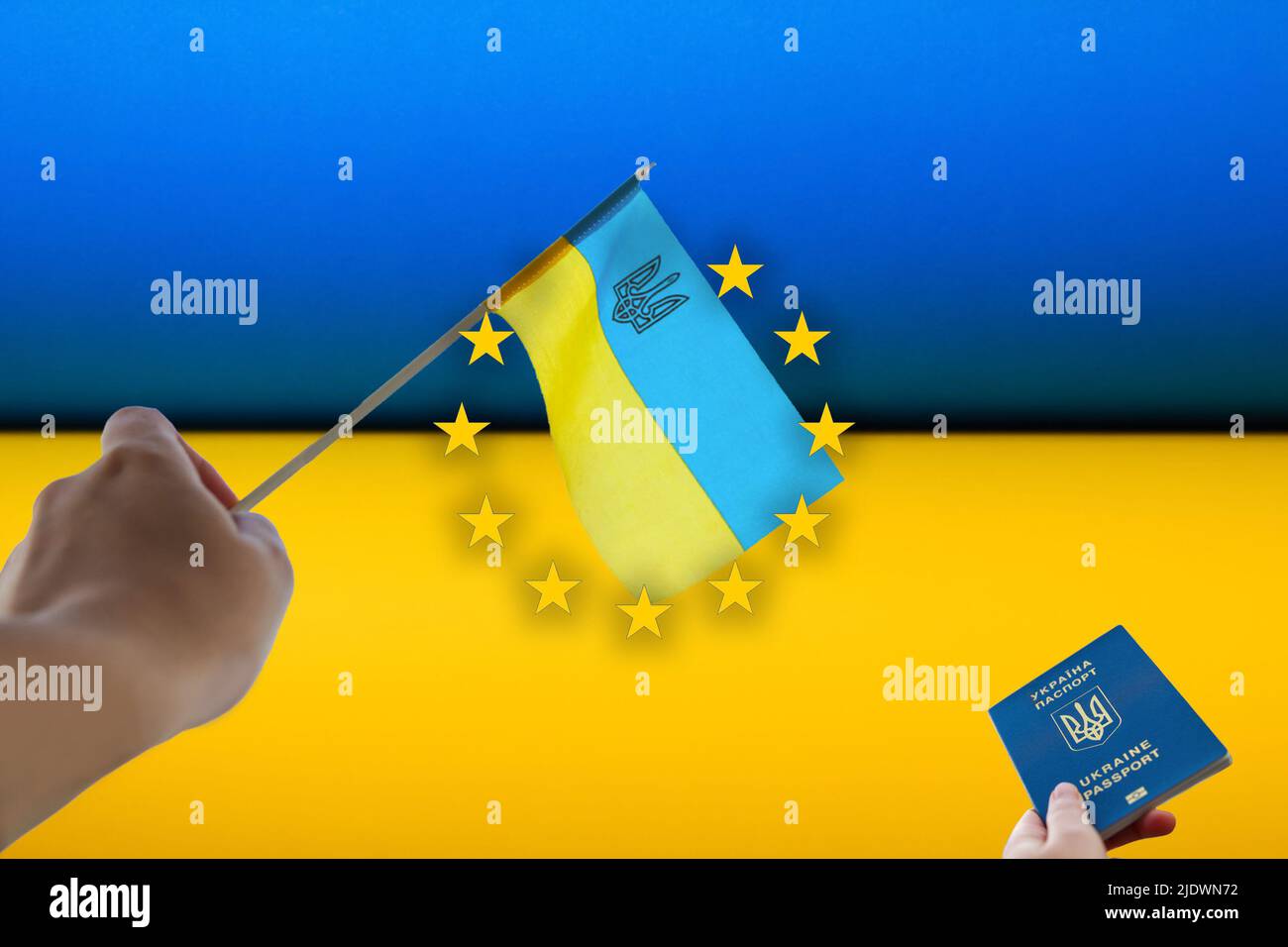 Recentrer l'Union européenne et l'Ukraine. Soutenir et aider l'Ukraine, jour de la Constitution de l'indépendance, jour férié national. Bannière. Europe. Façonner l'Ukraine. Hol main Banque D'Images