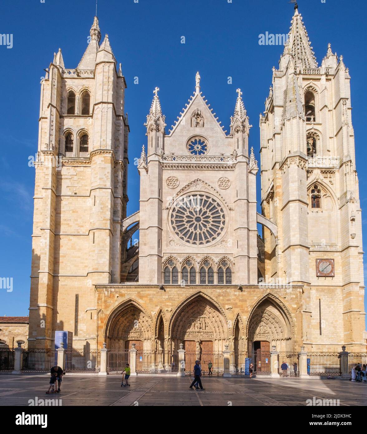 Espagne, Leon, Castilla y Leon. Cathédrale de Santa Maria. Gothique, 13th siècle. Banque D'Images