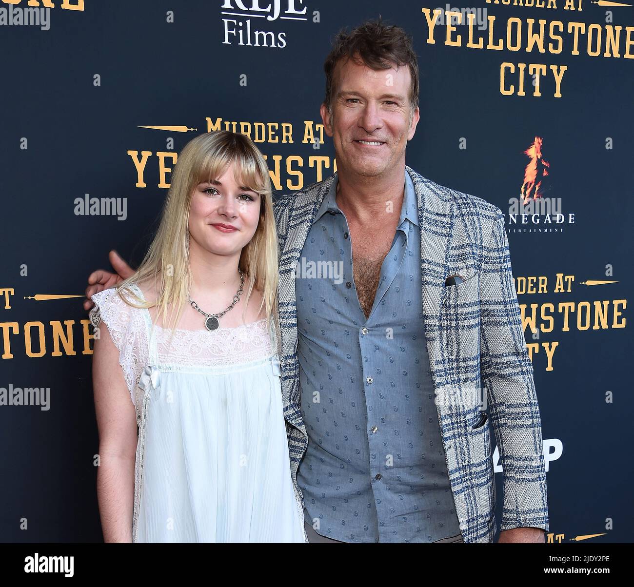 Los Angeles, États-Unis. 23rd juin 2022. Harlow Jane et Thomas Jane marchent sur le tapis rouge lors de la première de Los Angeles de « Surder at Yellowstone City » à Harmony Gold à Los Angeles, CA sur 23 juin 2022. (Photo de Scott Kirkland/Sipa USA) crédit: SIPA USA/Alay Live News Banque D'Images