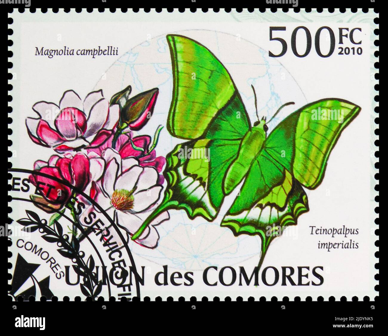 MOSCOU, RUSSIE - 17 JUIN 2022 : le timbre-poste imprimé aux Comores montre Kaiser-i-Hind (Teinopalpus imperalis), papillons de la région de l'océan Indien Banque D'Images