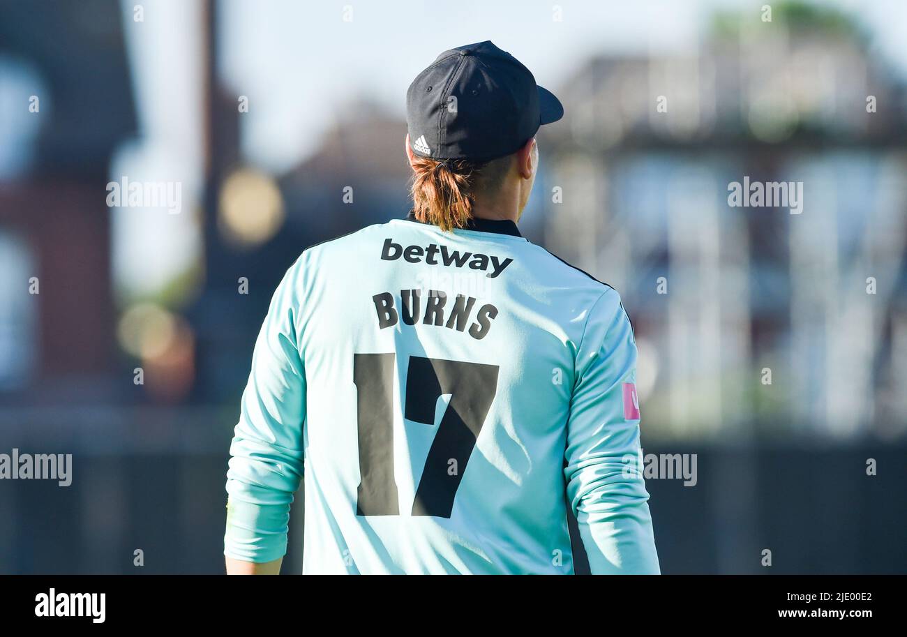 Hove Royaume-Uni 23rd juin 2022 - Rory Burns de Surrey lors du match de Blast Vitality de T20 entre Sussex Sharks et Surrey, au 1st Central County Ground Hove . : Crédit Simon Dack / Alamy Live News Banque D'Images