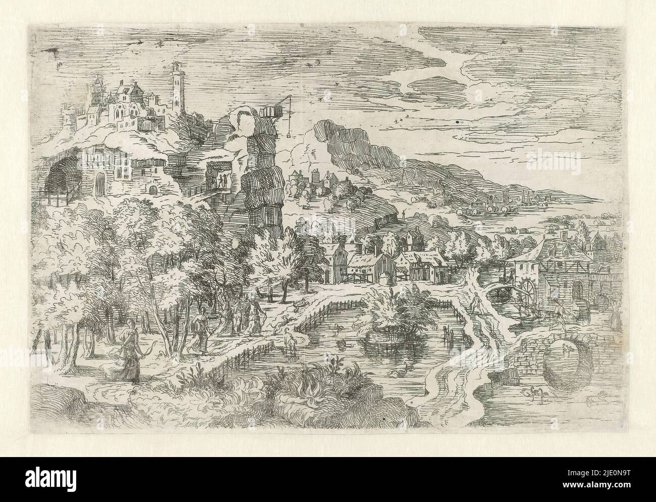 Paysage avec la chasse des femmes, grand paysage avec un rocher avec des cottages et des tourelles pittoresques sur la gauche. Une grue avec poulie est placée contre la face rocheuse. En face gauche une forêt avec plusieurs figures femelles sur la chasse (peut-être Diana et ses nymphes). Au centre se trouve un étang et à droite une petite rivière coule avec une ferme avec un moulin à eau sur la rive. A l'horizon, une chaîne de montagnes avec des chalets et des obélisques., imprimerie: Battista Angolo del Moro, (attribué à), Italie, c. 1550 - c. 1570, papier, gravure, hauteur 185 mm × largeur 270 mm Banque D'Images