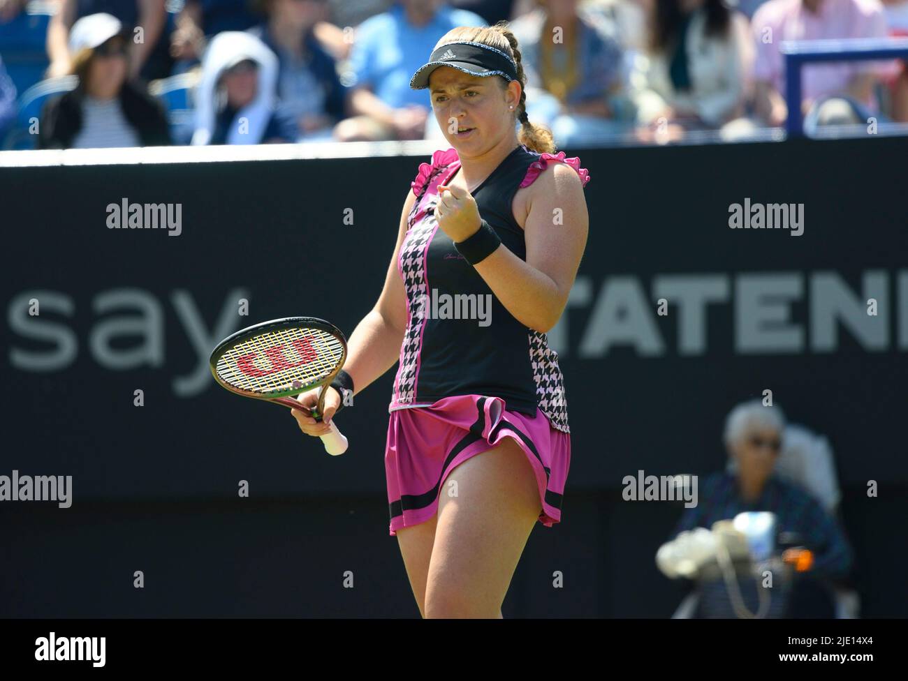 Jelena Ostapenko (Lettonie) dans sa demi-finale sur le court central au Rothesay International tennis, Devonshire Park, Eastbourne, Royaume-Uni. 24th juin 2022 Banque D'Images