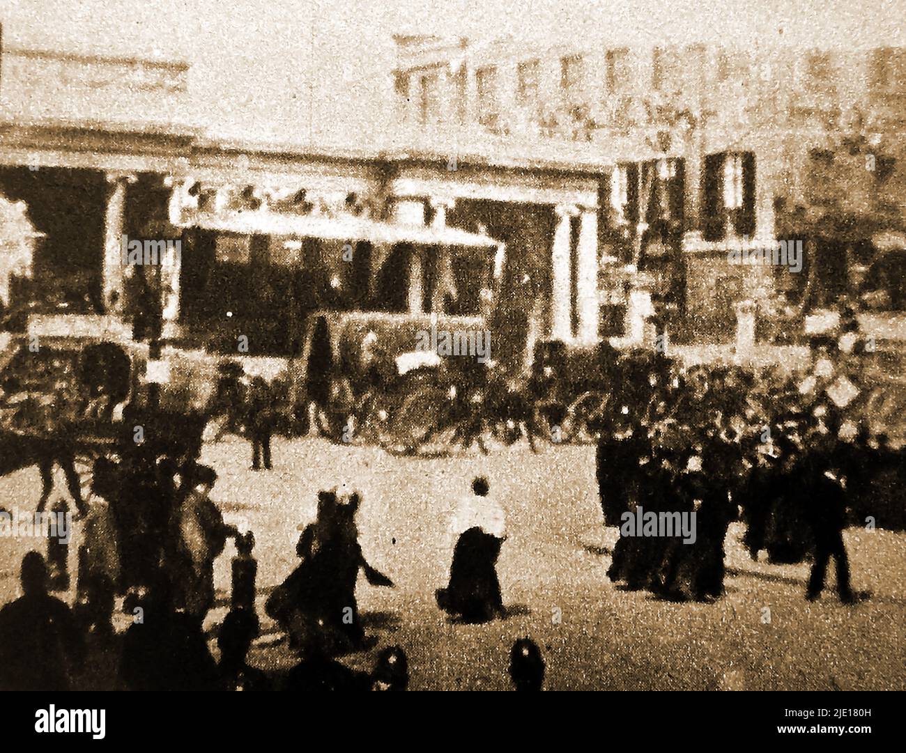 Une photo originale de photographie victorienne ancienne imprimée précisément intitulée 'Hyde Park Corner, Londres, 23rd novembre 1896' .j Banque D'Images