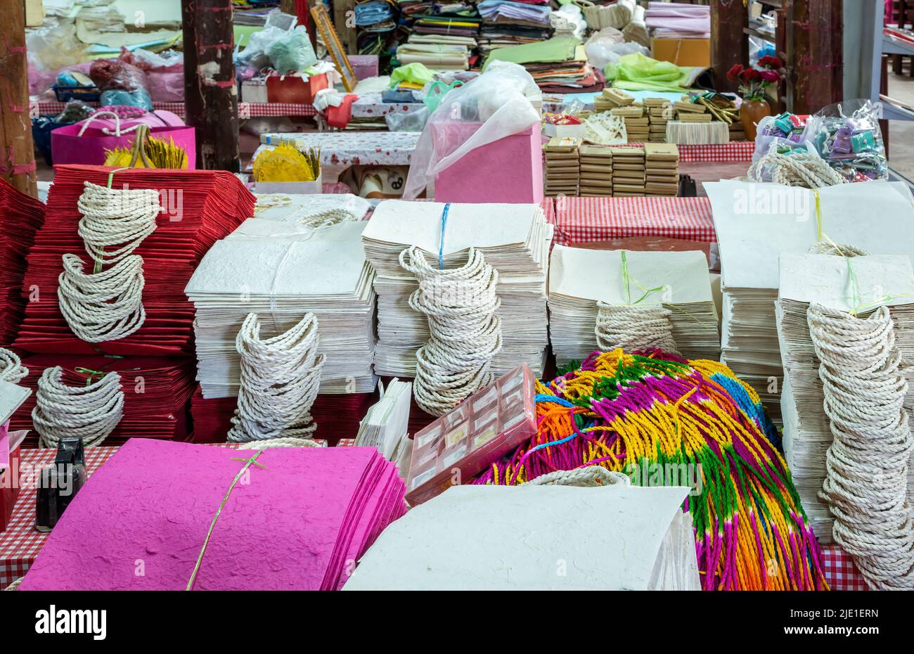 Magasin de papier Mulberry (saa), près de Chiang Mai, Thaïlande Banque D'Images