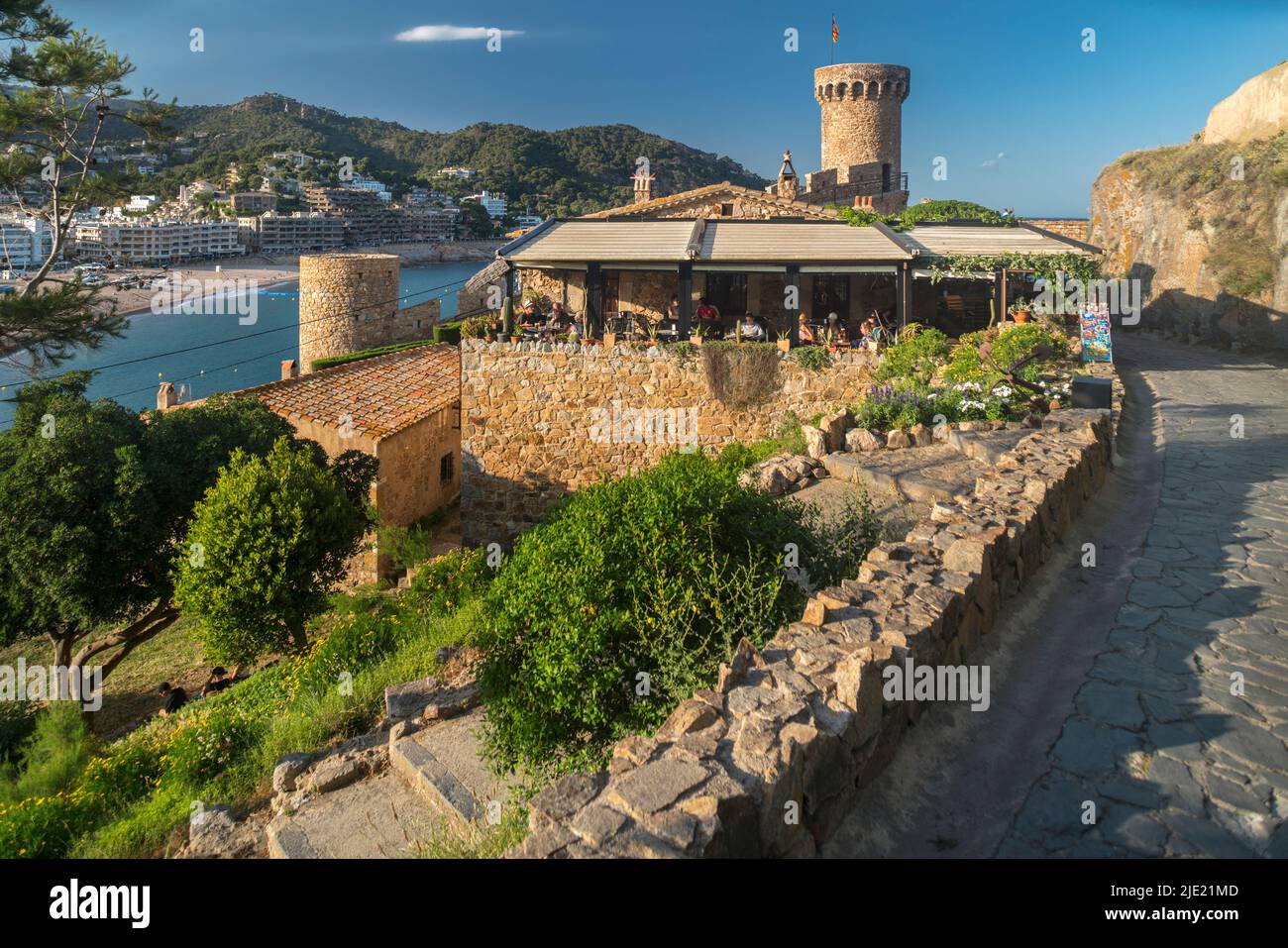 RESTAURANT EXTÉRIEUR CHÂTEAU TOURELLE VIEILLE VILLE CAP DE TOSSA TOSSA DE MAR COSTA BRAVA GERONA CATALOGNE ESPAGNE Banque D'Images