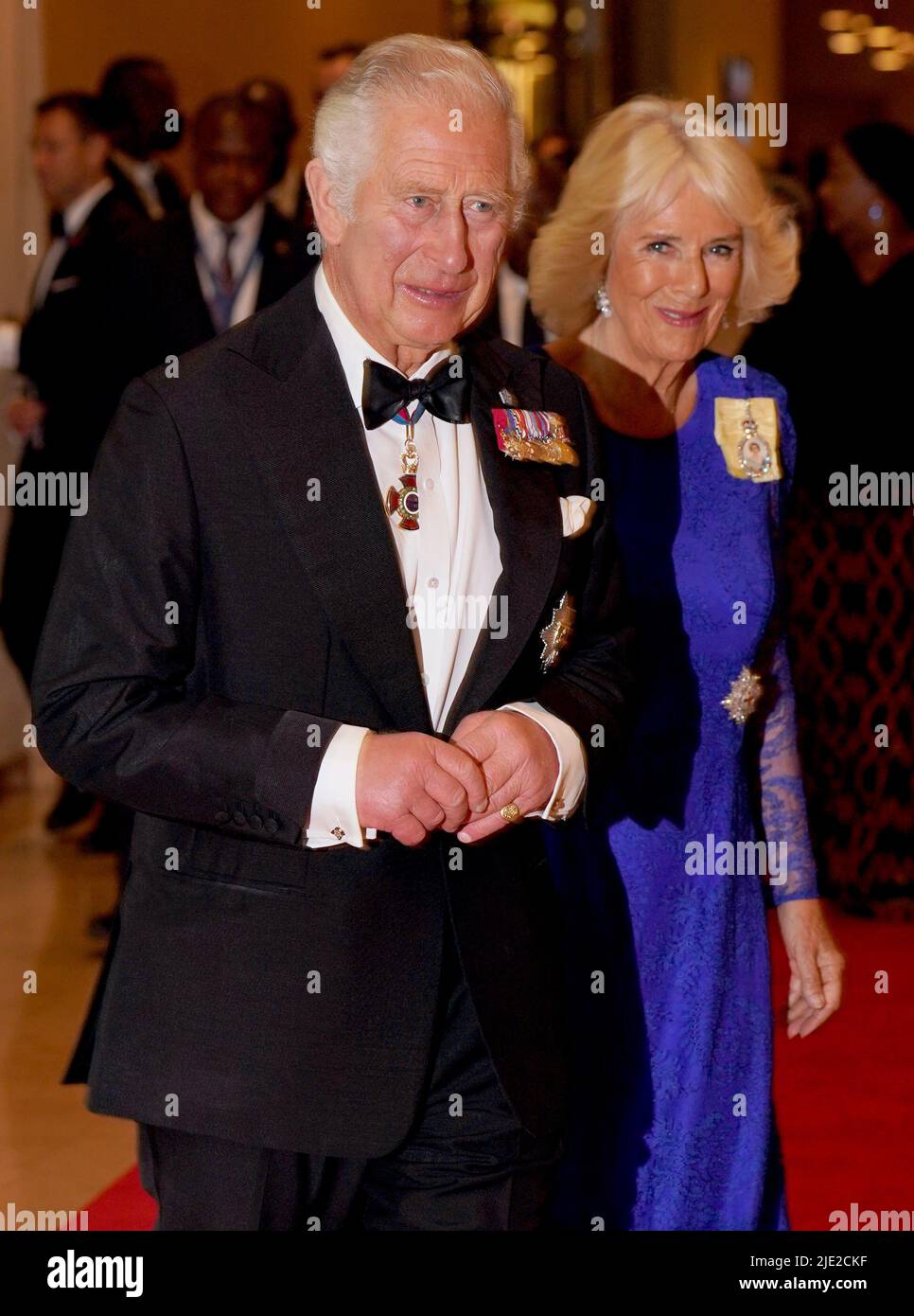 Le prince de Galles et la duchesse de Cornwall arrivent pour le dîner des chefs de gouvernement du Commonwealth à l'hôtel Marriott de Kigali, au Rwanda. Date de la photo: Vendredi 24 juin 2022. Banque D'Images