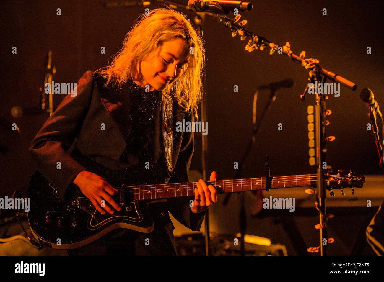 Glastonbury, Royaume-Uni. 24th juin 2022. Phoebe Bridgers joue la tente John Peel - le festival Glastonbury 50th 2022, digne Farm. Glastonbury, Credit: Guy Bell/Alamy Live News Banque D'Images