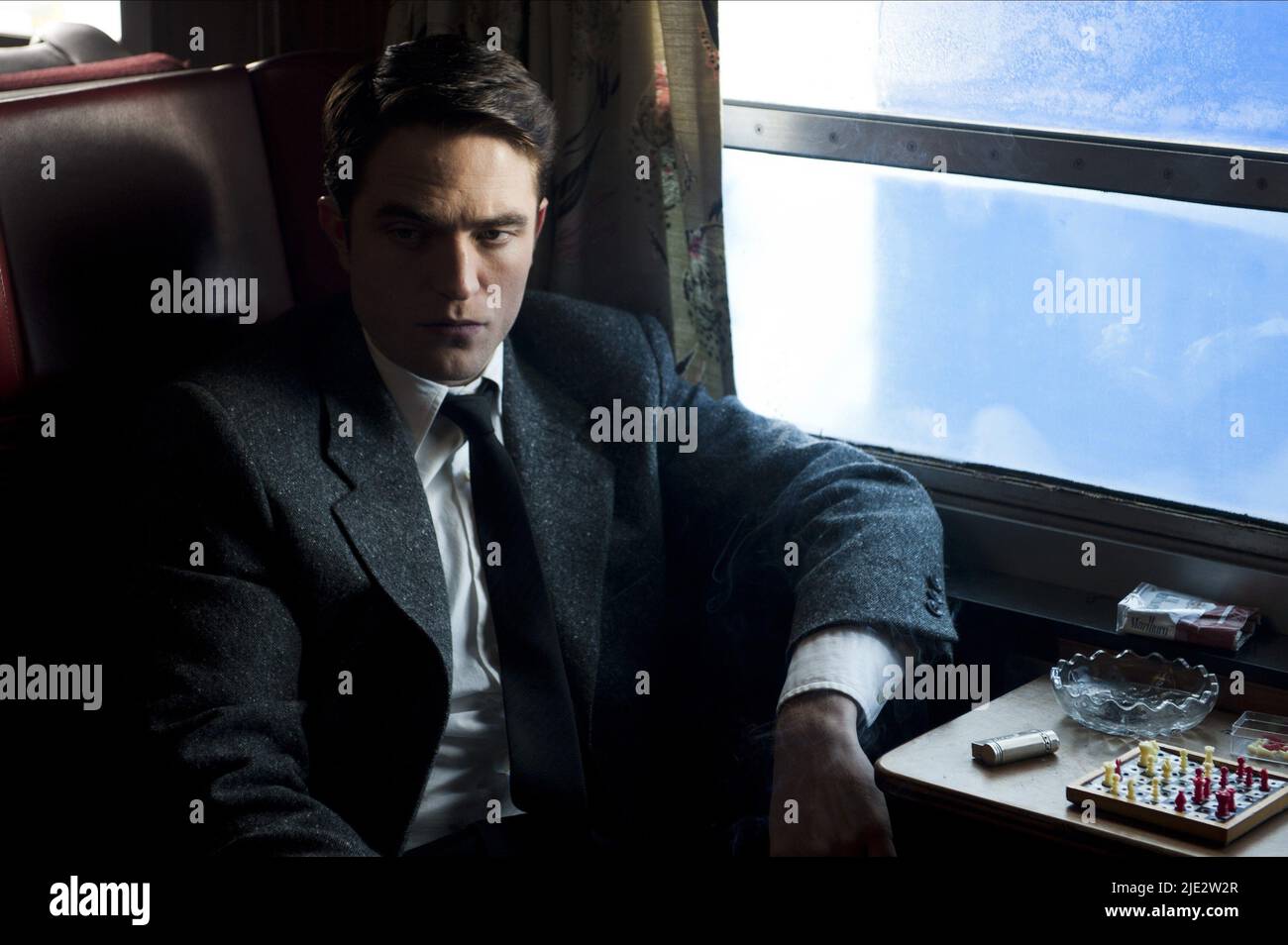 ROBERT PATTINSON, LA VIE, 2015 Banque D'Images