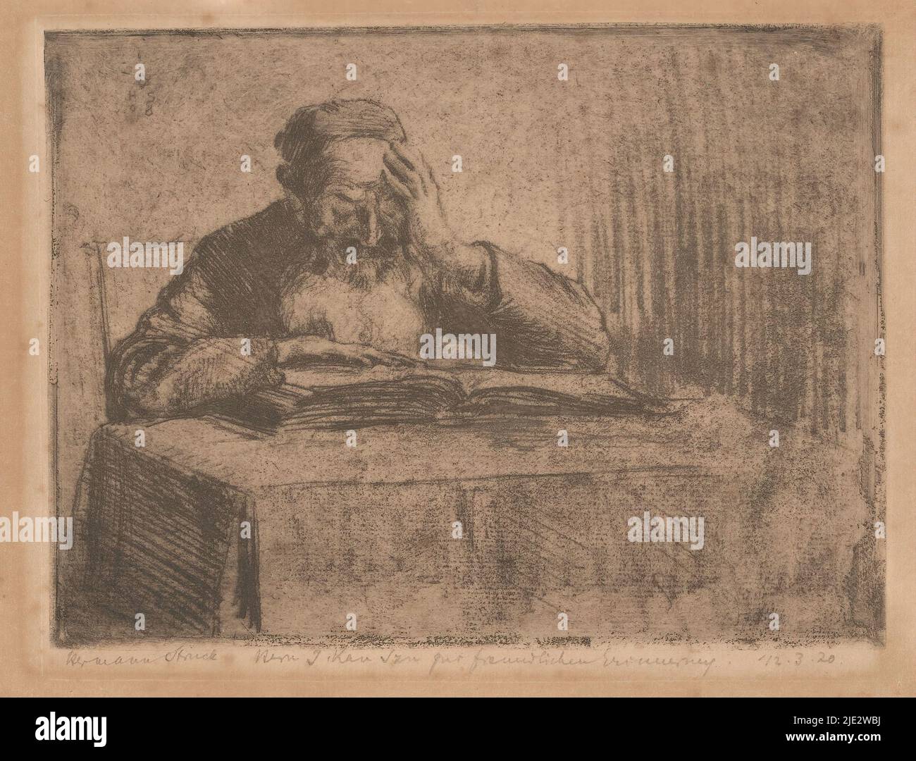 Lire l'homme juif, derrière une table, un homme juif avec une barbe et un yarmucke se trouve lire dans un livre ouvert. Avec sa main gauche, il appuie sa tête, sa main droite repose sur le livre., imprimeur: Hermann frappé, (signé par l'artiste), 1908 et/ou 12-Mar-1920, papier, point sec, hauteur 157 mm × largeur 202 mm Banque D'Images