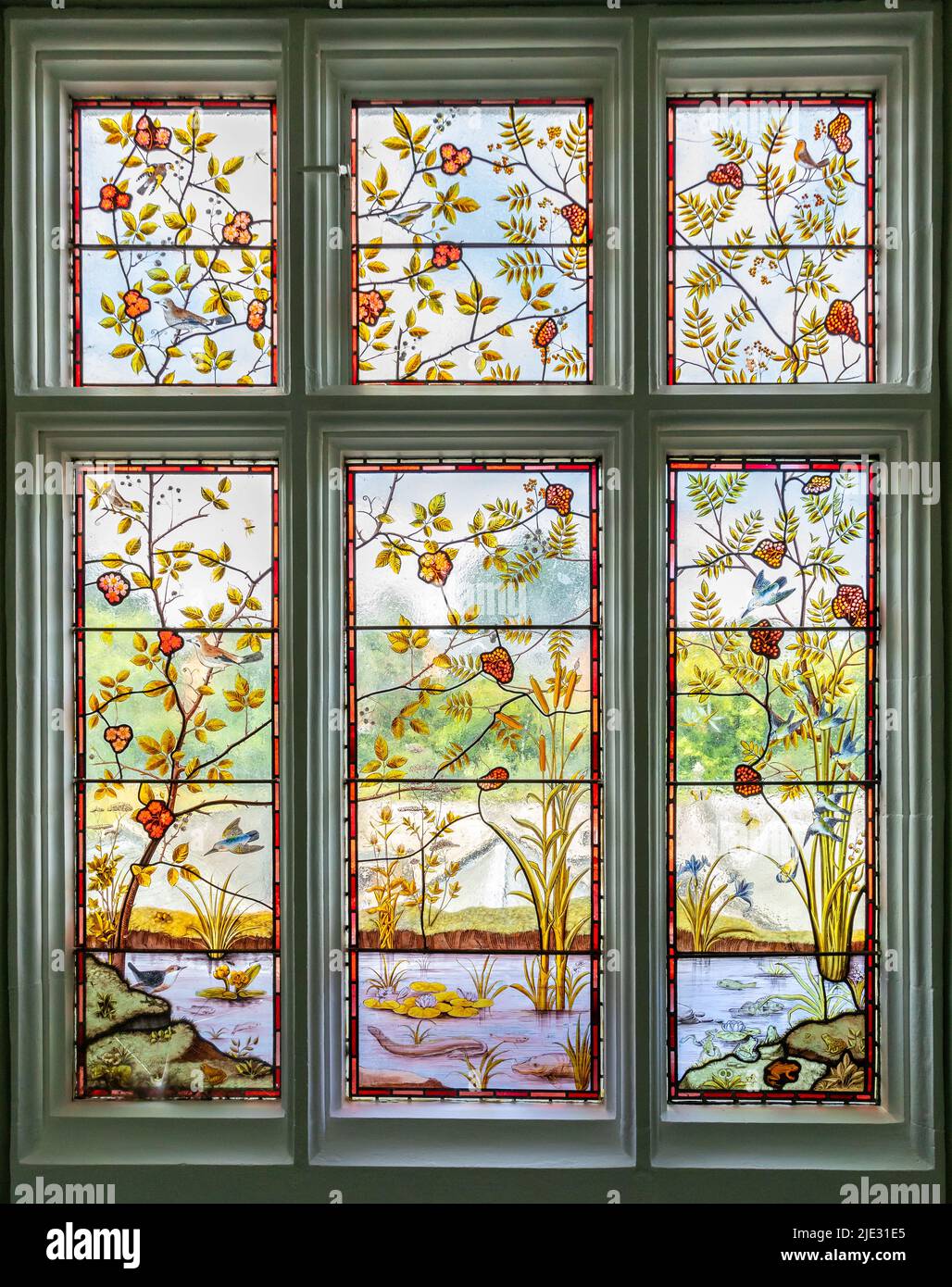 Scène du lac vitraux à l'hôtel Warners Thoresby Hall de Notinghamshire, Royaume-Uni, le 19 juin 2022 Banque D'Images