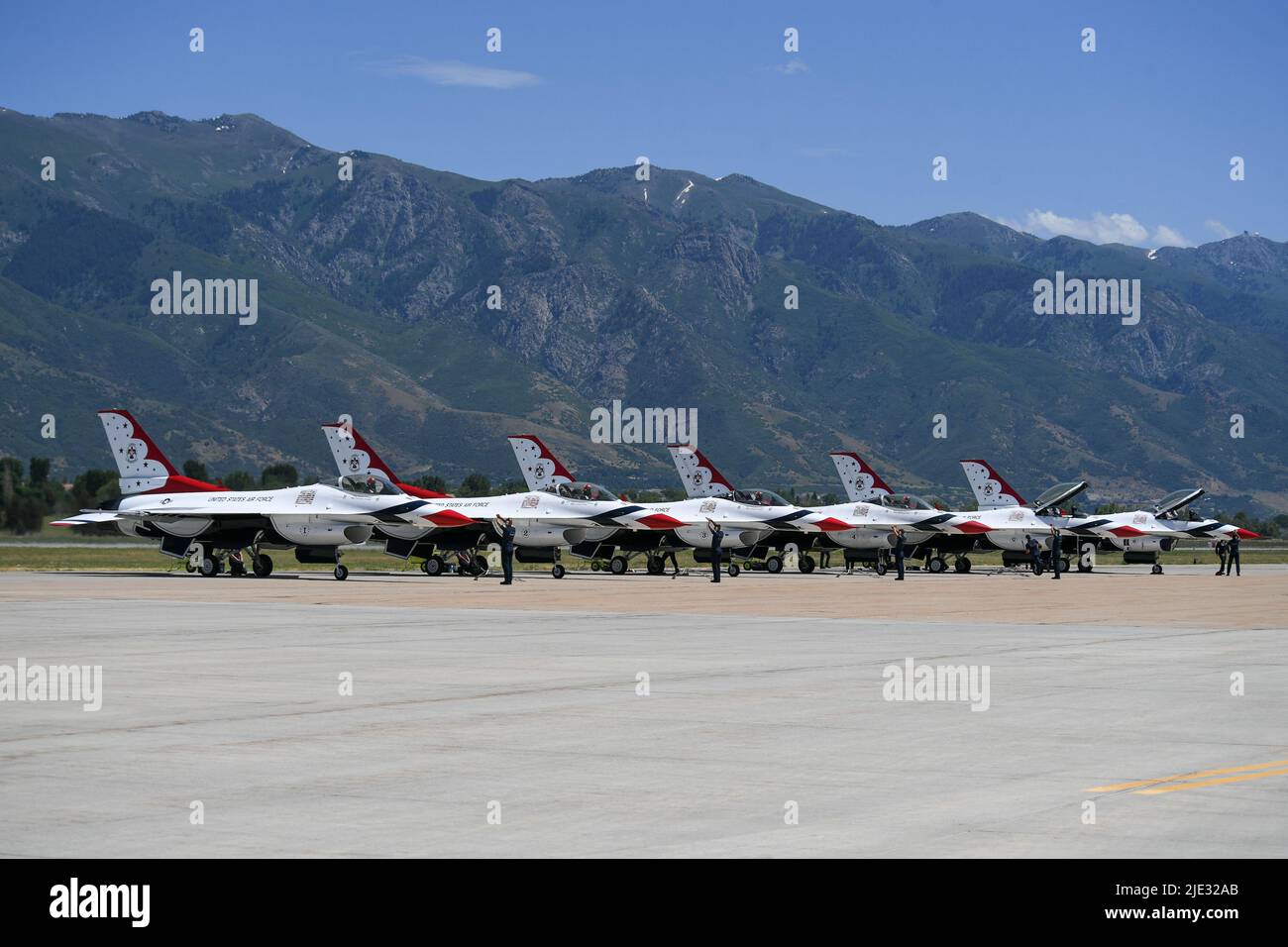 Les Thunderbirds de la Force aérienne des États-Unis sont arrivés à 24 juin 2022, à la base aérienne de Hill, pour les guerriers au-dessus du spectacle aérien et spatial de Wasatch qui se passe à 25-26 juin. (É.-U. Photo de la Force aérienne par Cynthia Griggs) Banque D'Images
