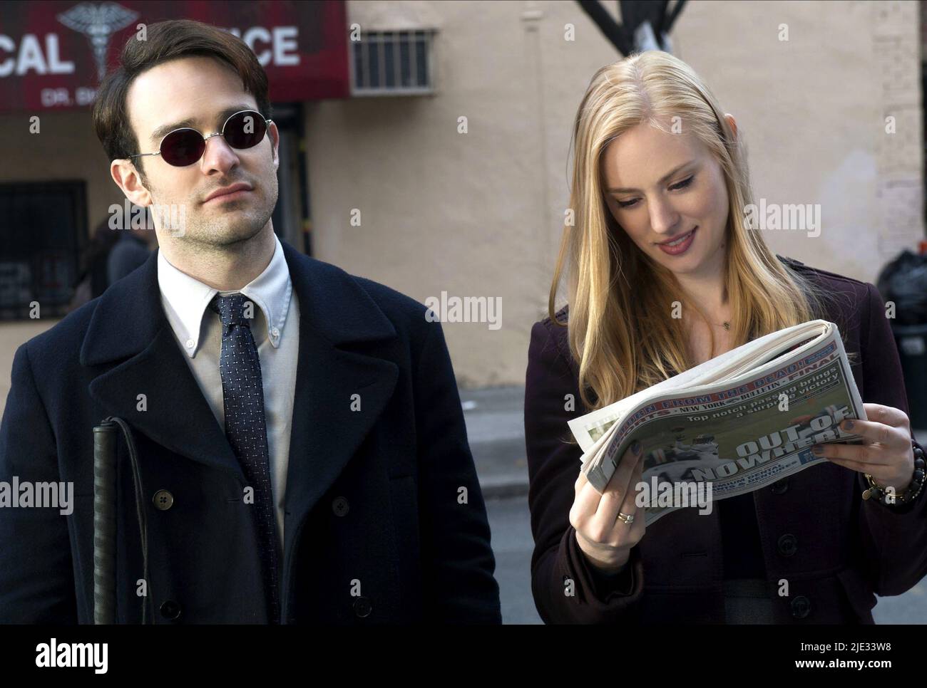 CHARLIE COX, DEBORAH ANN WOLL, Daredevil, 2015 Banque D'Images