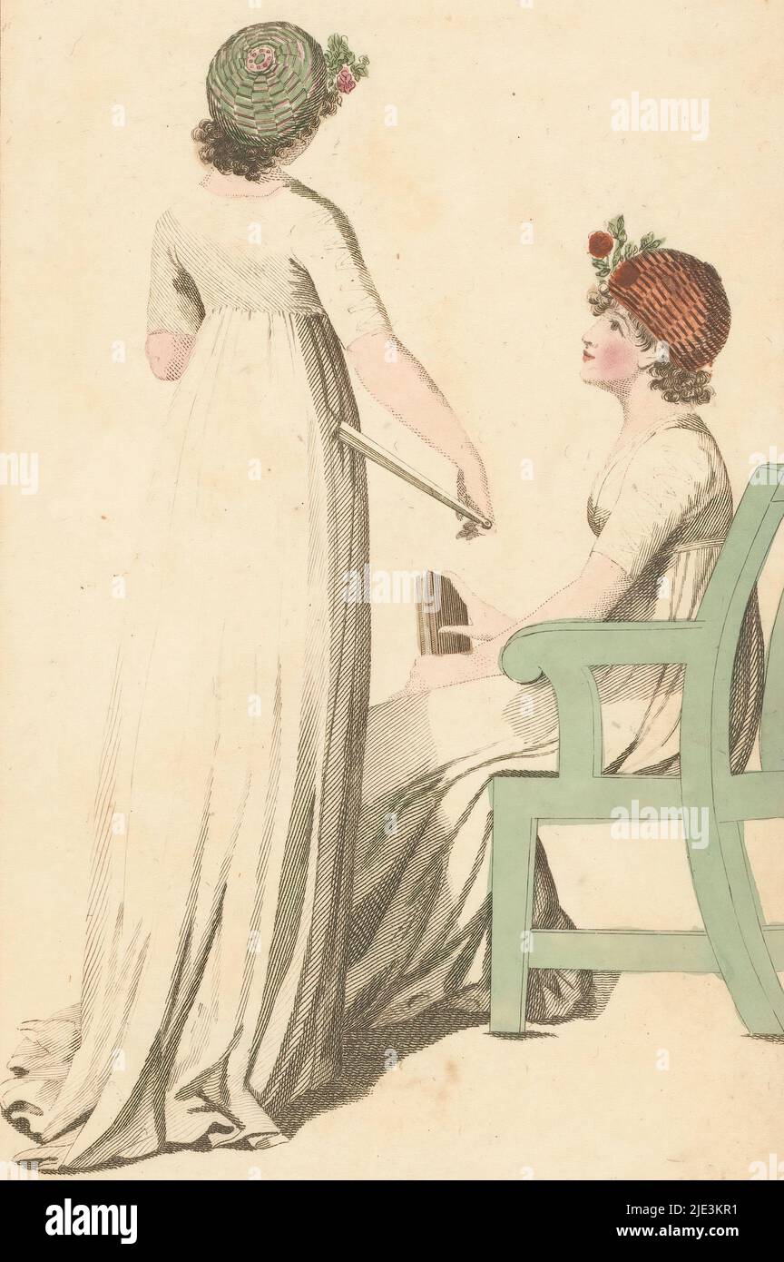 Magazine des Fashions féminins de Londres et de Paris. Mode octobre 1798. London Dresses, Une femme debout et assise dans des robes anglaises, 1798., éditeur: Richard Phillips, Londres, 1798, papier, gravure, hauteur 213 mm × largeur 130 mm Banque D'Images