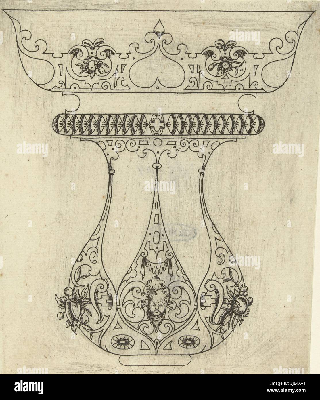 Le motif en forme de goutte est rempli de boucles et de guirlandes (gauche et droite) et de mascarons (centre). Copies équivalentes de la série mentionnée sous Orn Cat I-324. Page de titre et 13 pages, Cuppa décoré avec un motif en forme de goutte beaucoup de chaussure collé à snyden (...) Tasses, gobelets et bols (série titre)., imprimeur: Anonyme, Paul Flindt (de Jonge), éditeur: Assuerus van Londerseel, (éventuellement), imprimeur: Allemagne, (éventuellement), Allemagne, (Éventuellement), éditeur: Pays-Bas, (éventuellement), c. 1500 - 1598, papier, gravure, h 148 mm × l 128 mm × l 119 mm Banque D'Images