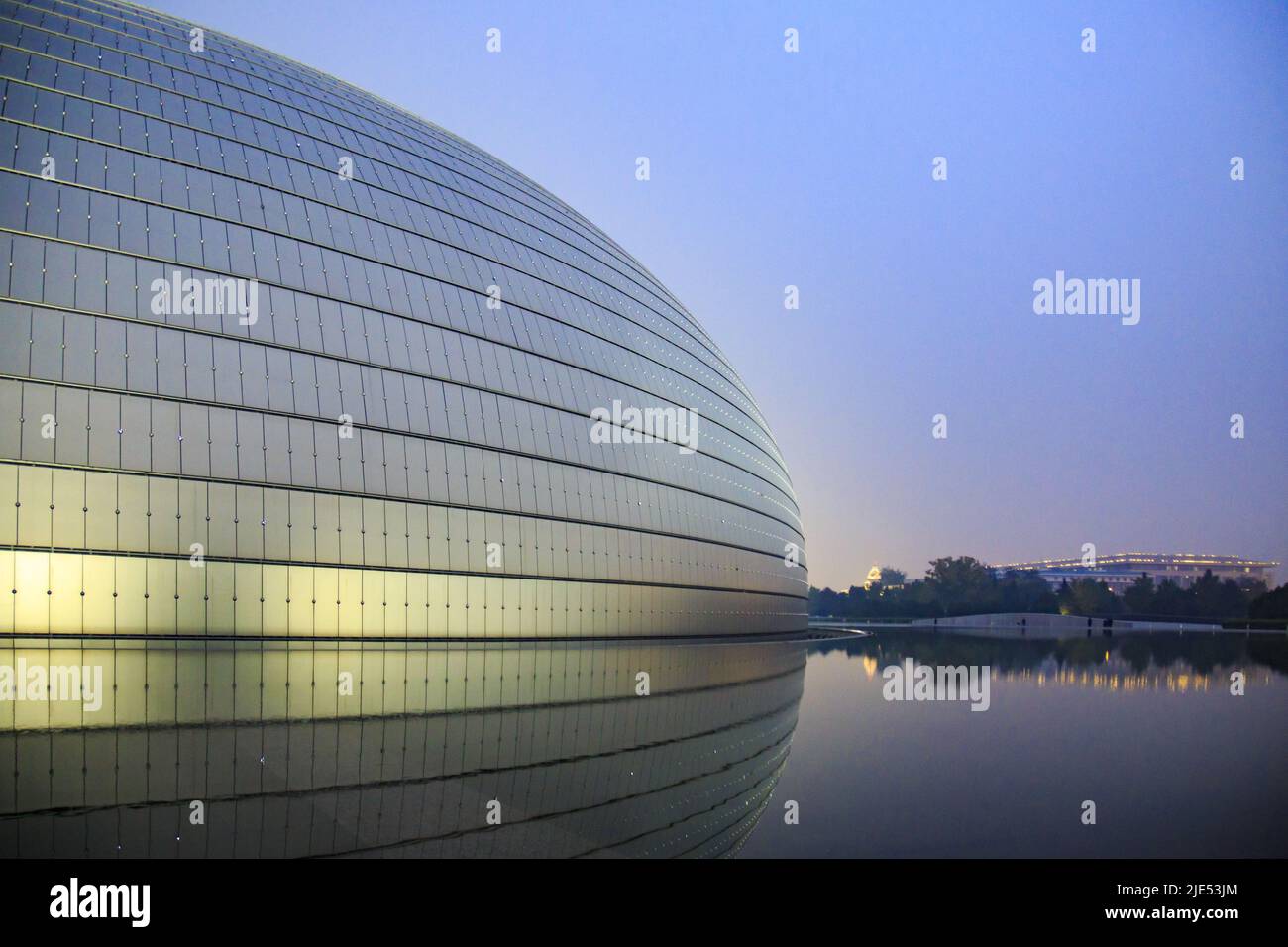 Pékin le lieu de réflexion du grand théâtre national Banque D'Images