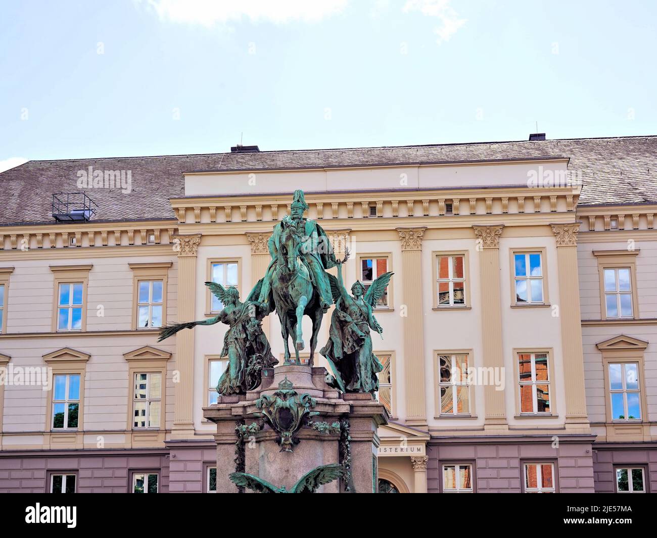 La statue équestre néo-baroque du Kaiser Wilhelm I. à Düsseldorf, dévoilée le 18 octobre 1896. Sculpteur: Karl Janssen. Banque D'Images