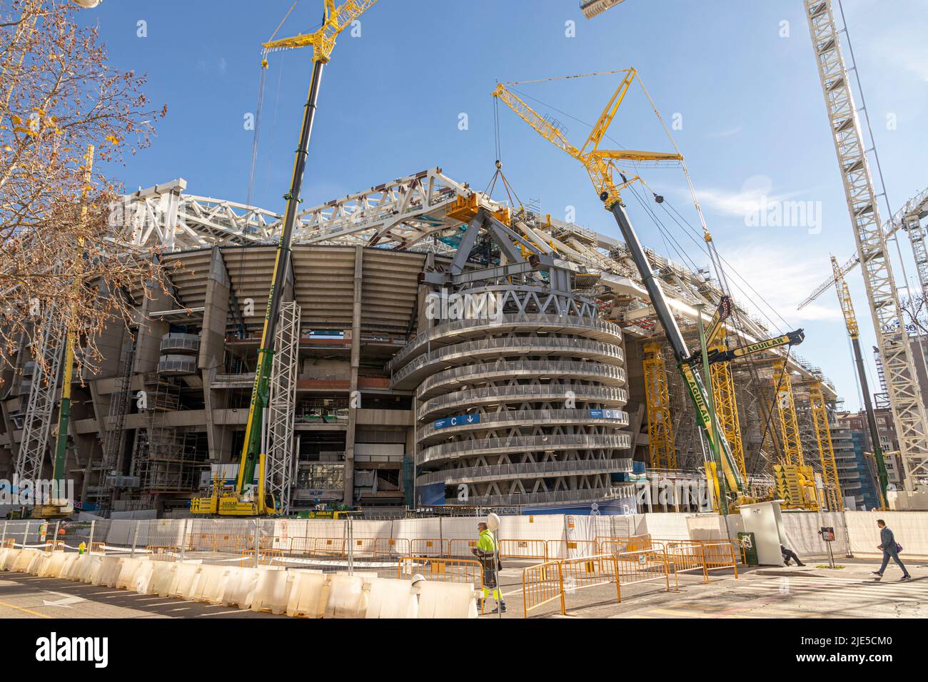 Madrid, Espagne. Travaux de rénovation au stade Santiago Bernabeu, stade de football du Real Madrid Club de Futbol, en hiver 2022 Banque D'Images