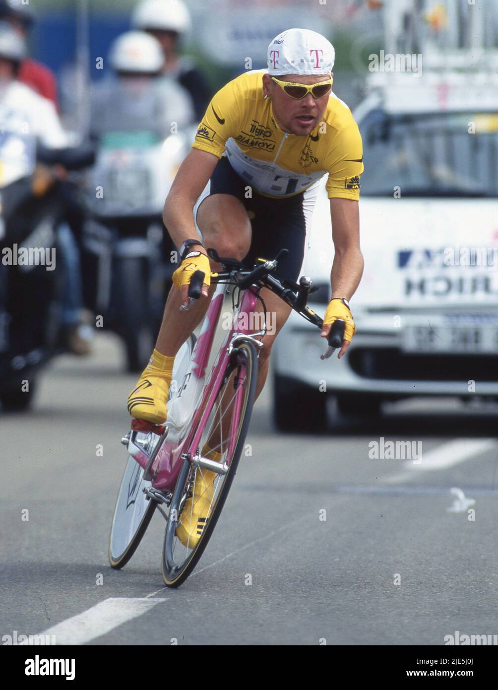 Paris, Allemagne. 30th juin 2017. Il y a exactement 25 ans, Jan Ullrich a remporté le Tour de France France, une victoire historique, icône du sport en Allemagne firo: Tour de France 1997 cycliste gagnant de la cérémonie de récompense de tournée dans le maillot jaune Jan Ullrich Team Telekom single action Credit: dpa/Alay Live News Banque D'Images