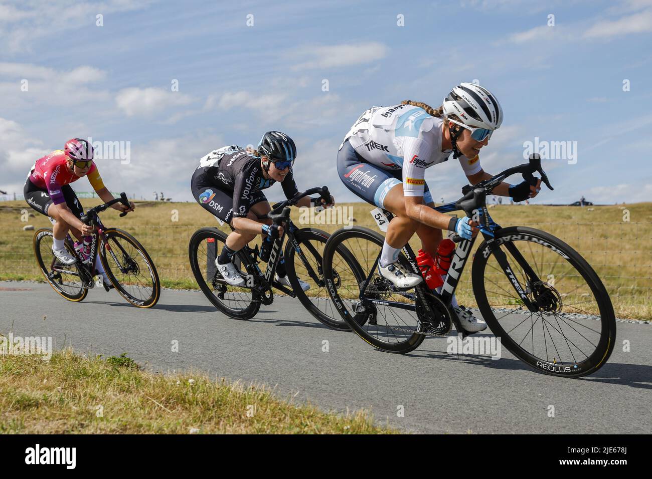 2022-06-25 16:25:24 EMMEN - cyclistes Lonneke Unen, Charlotte Kool et Shirin van Anrooij en action pendant les Championnats nationaux de cyclisme à Drenthe. ANP bas CZERWINSKI pays-bas - belgique sortie Banque D'Images