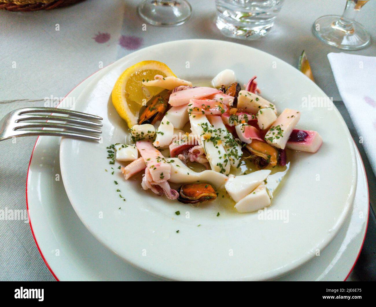 Assiette de fruits de mer (prise par OnePlus Raw) Banque D'Images