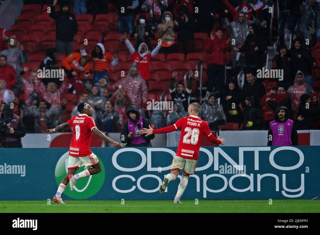 24th juin 2022: Estadio Beira-Rio, Porto Alegre, Brésil; Brésil A-League football, Internacional contre Coritiba: Eden&#xed;lson d'Internacional, célèbre son but Banque D'Images