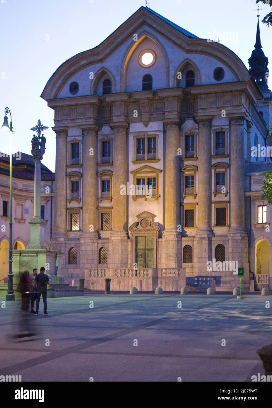 Slovénie, Ljubljana, Église Ursuline de la Sainte Trinité, Banque D'Images
