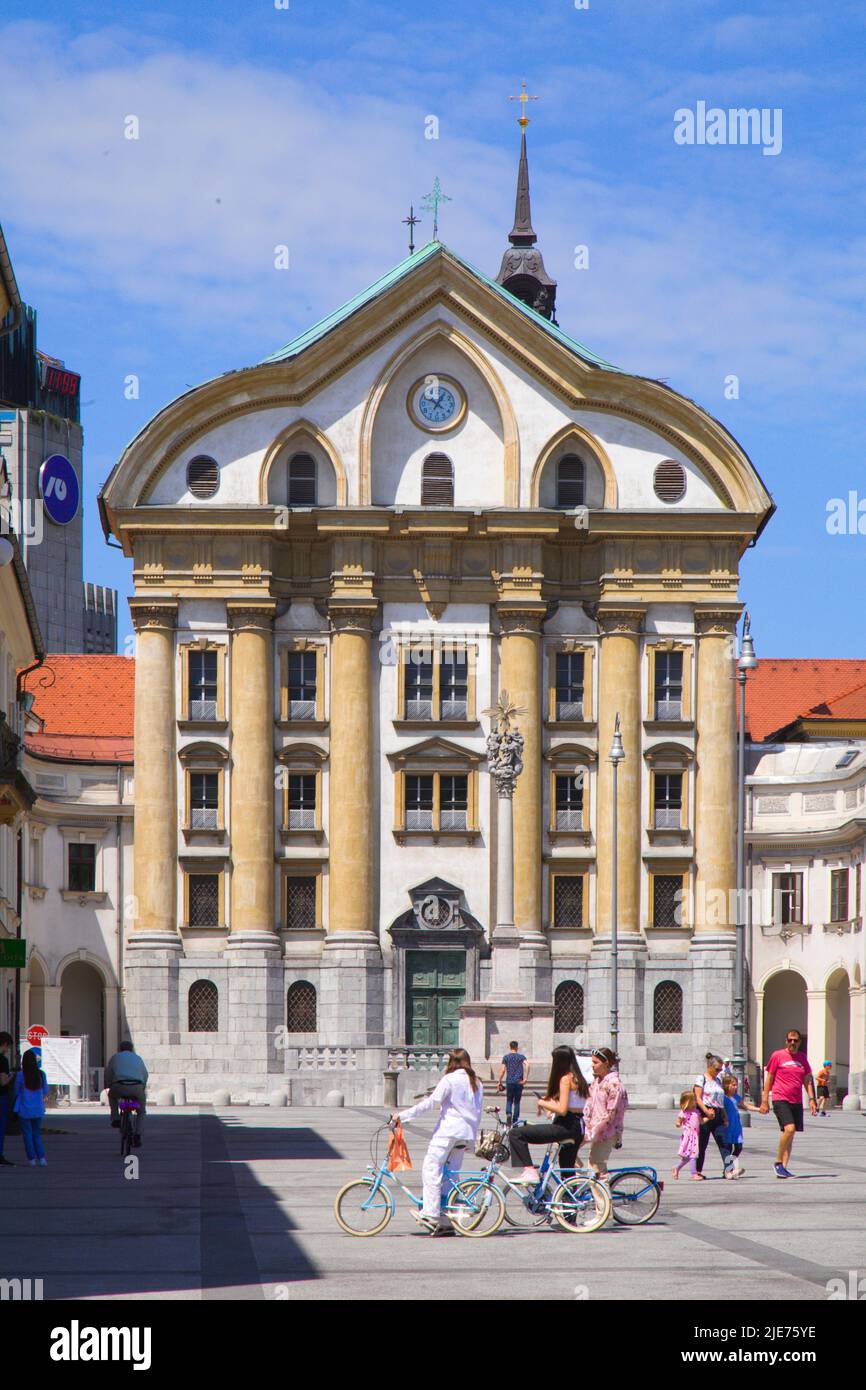 Slovénie, Ljubljana, Église Ursuline de la Sainte Trinité, Banque D'Images