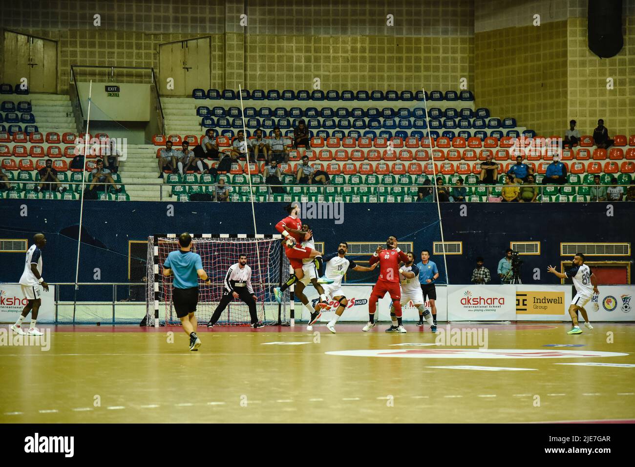 Hyderabad, Inde. 25th juin 2022. 24th Asian Mens Club Champion Day 4 de la ronde préliminaire 4 groupe b match entre AL Najma contre AL Kuwait.AL Najma bat Al Kuwait par un margian de but . Note finale AL Najma 30 - Al Koweit 29. (Photo de Varun Kumar Mukhia/Pacific Press) crédit: Pacific Press Media production Corp./Alay Live News Banque D'Images