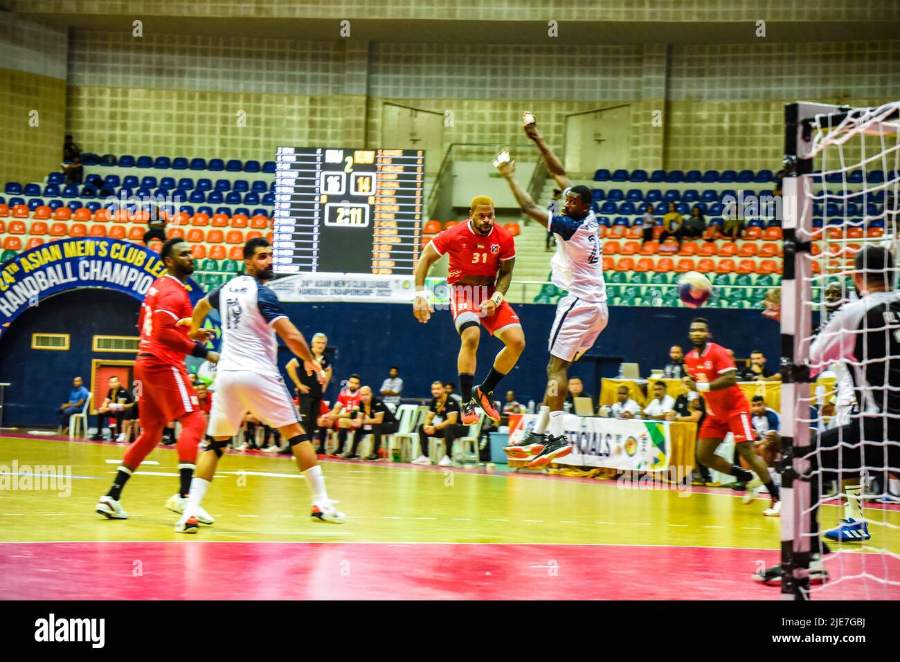 Hyderabad, Inde. 25th juin 2022. 24th Asian Mens Club Champion Day 4 de la ronde préliminaire 4 groupe b match entre AL Najma contre AL Kuwait.AL Najma bat Al Kuwait par un margian de but . Note finale AL Najma 30 - Al Koweit 29. (Photo de Varun Kumar Mukhia/Pacific Press) crédit: Pacific Press Media production Corp./Alay Live News Banque D'Images