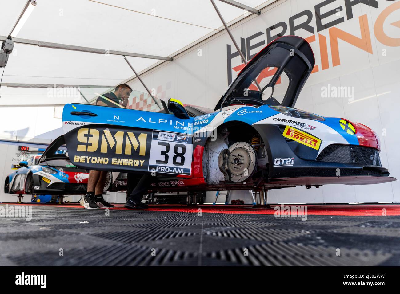 38 BELTOISE Vincent, LEMAITRE Yves, course de Mirage, Alpine A110 GT4, ambiance pendant la ronde 3rd du Championnat de France FFSA GT 2022, de 24 juin à 26 sur le circuit d’Albi à Albi, France - photo Damien Doumergue / DPPI Banque D'Images