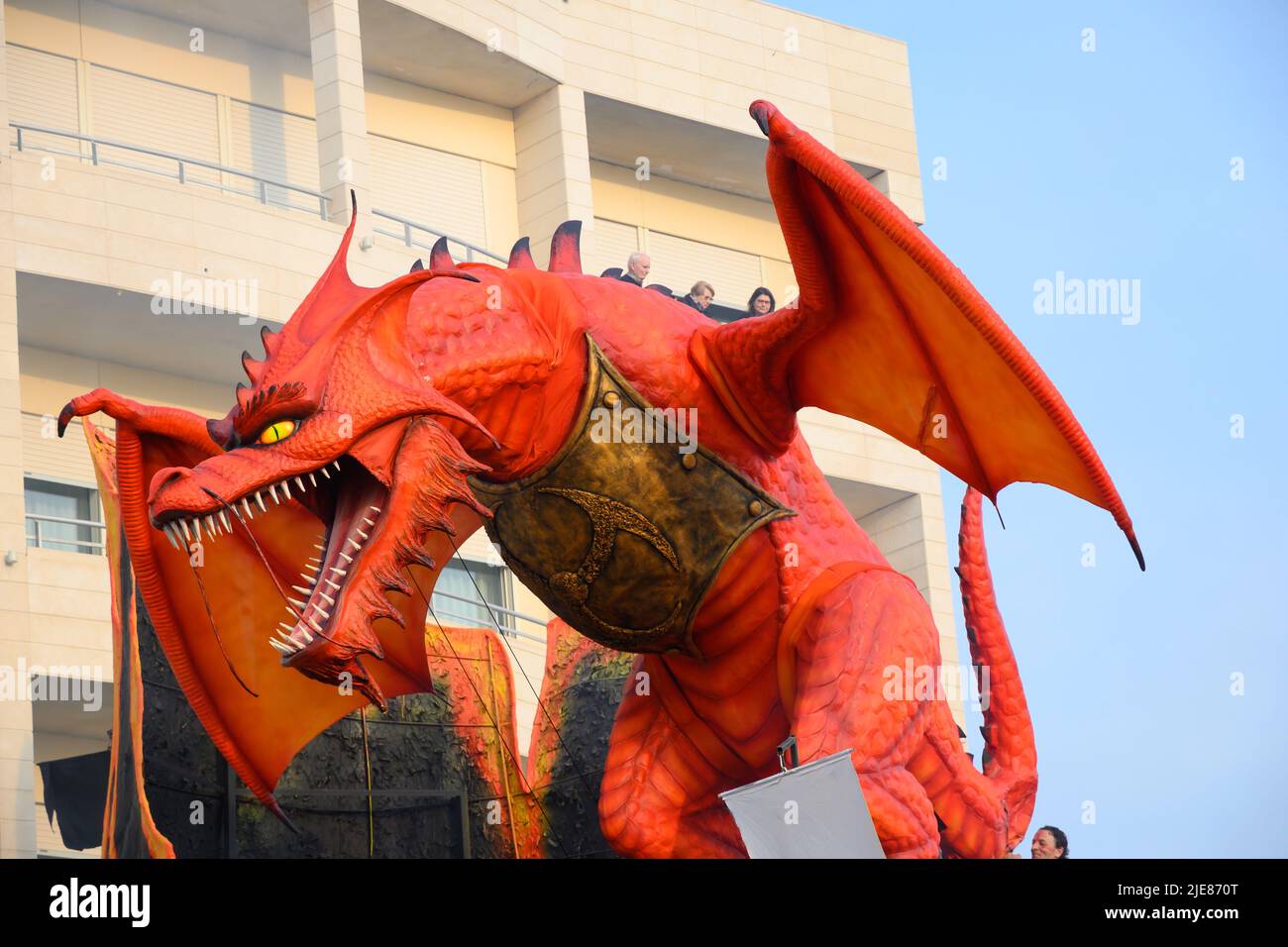 Viareggio-Italie-octobre 2022 le célèbre carnaval où des flotteurs allégoriques construits par des artisans locaux défilent le long du front de mer. Banque D'Images