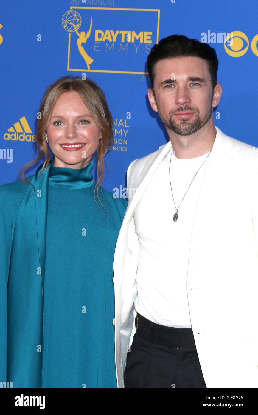 24 juin 2022, Pasadena, CA, Etats-Unis: LOS ANGELES - JUIN 24: Marci Miller, Billy Flynn aux Emmys Awards de jour 49th au Centre de congrès de Pasadena sur 24 juin 2022 à Pasadena, CA (image de crédit: © Kay Blake/ZUMA Press Wire) Banque D'Images