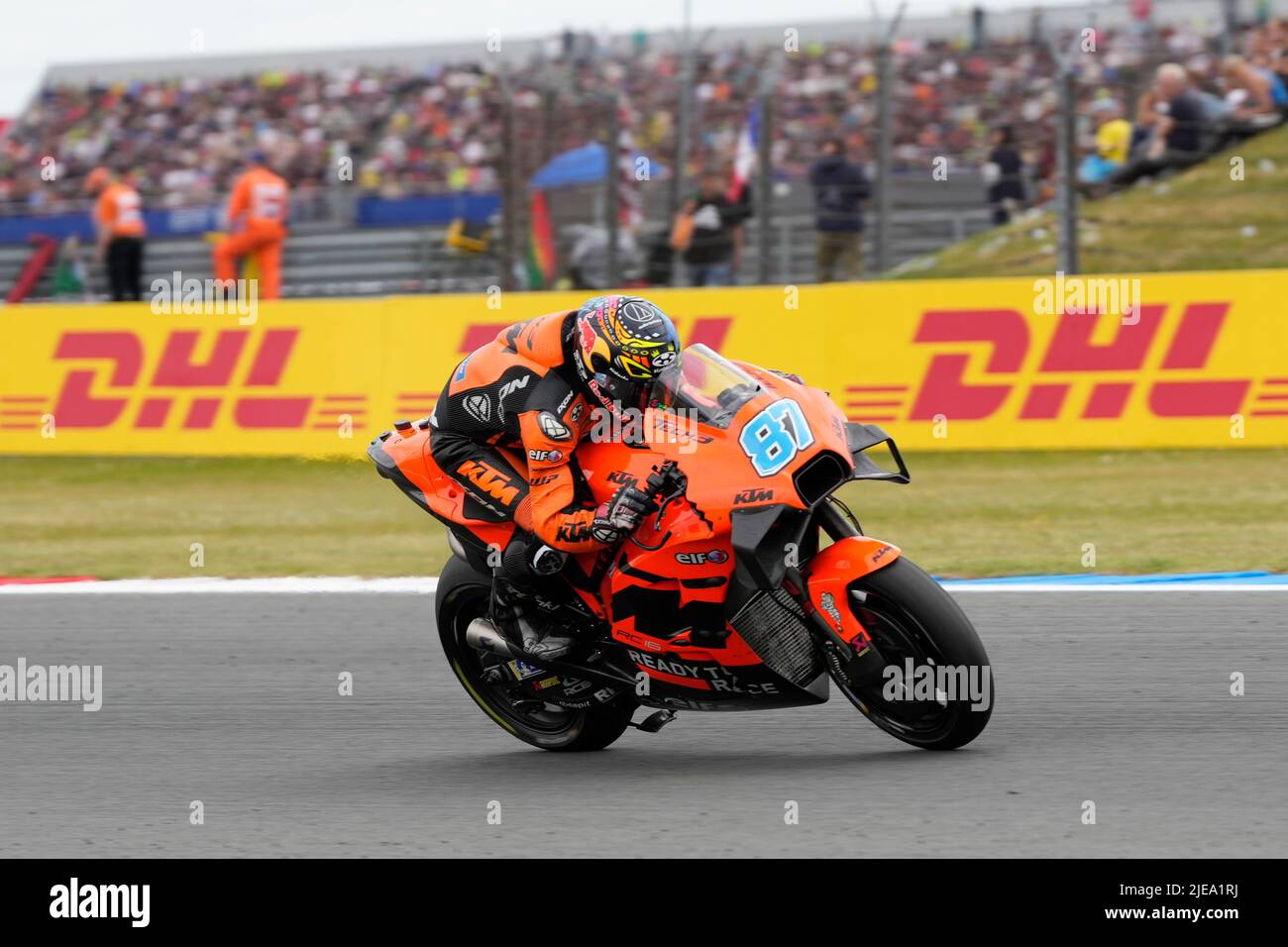 ASSEN, PAYS-BAS - JUIN 26 : Remy Gardner de Tech3 KTM Factory Racing et New Sealand pendant le MotoGP des pays-Bas à TT Assen on 26 juin 2022 à Assen, pays-Bas. (Photo de Patrick Goosen/Orange Pictures) Banque D'Images