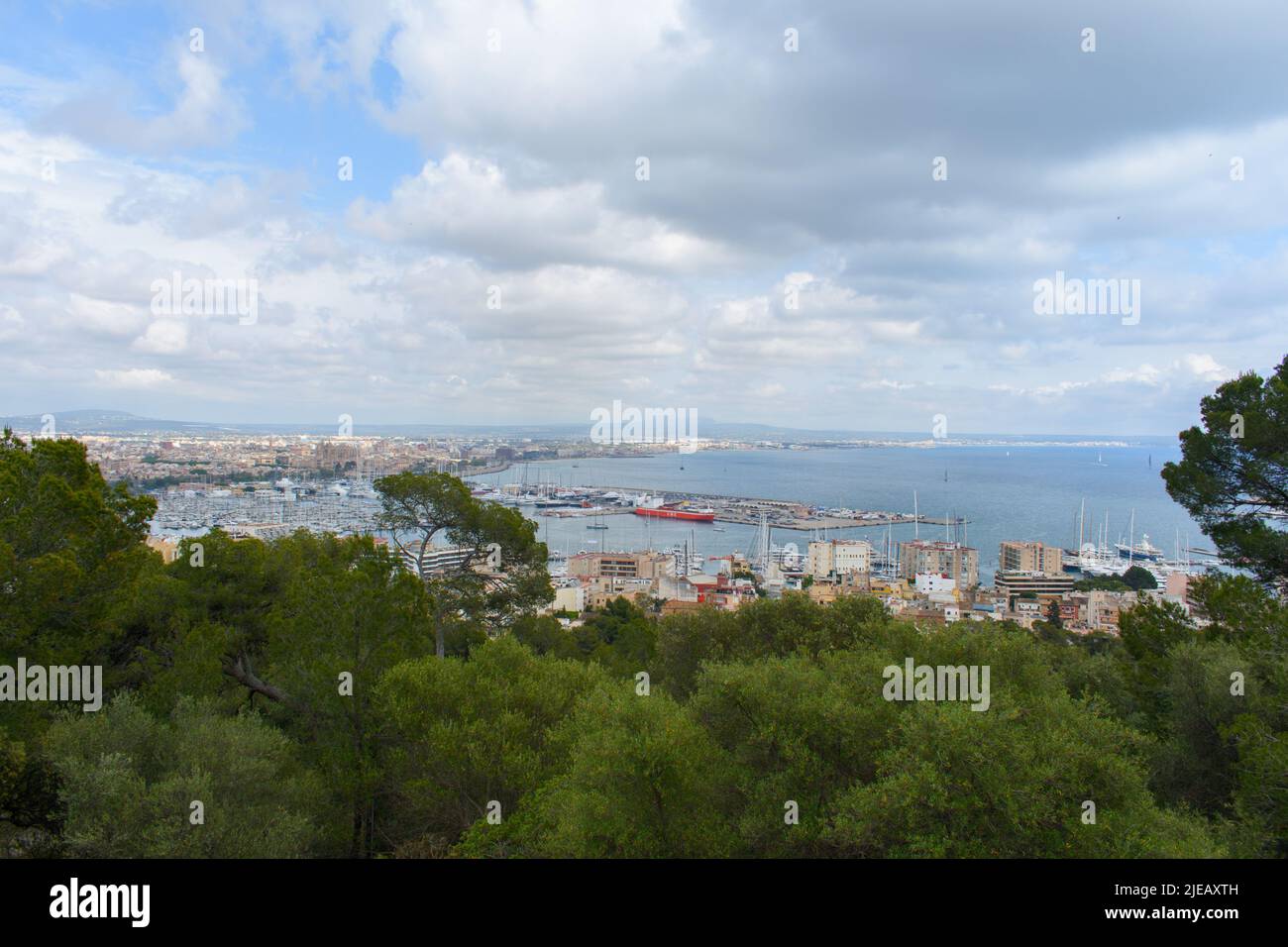 Palma de Majorque, Majorque, Espagne - 05.03.2022: Vue depuis Castell de Bellver (château de Bellver) sur Palma de Majorque Banque D'Images