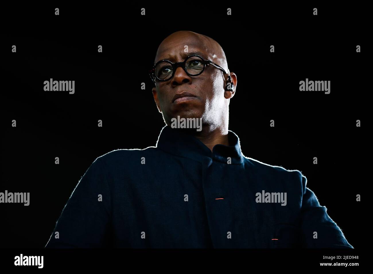 Leeds, Angleterre, le 24th juin 2022. Ian Wright, présentateur de l'ITV, lors du match amical féminin international à Elland Road, Leeds. Crédit photo devrait lire: Isaac Parkin / Sportimage Banque D'Images