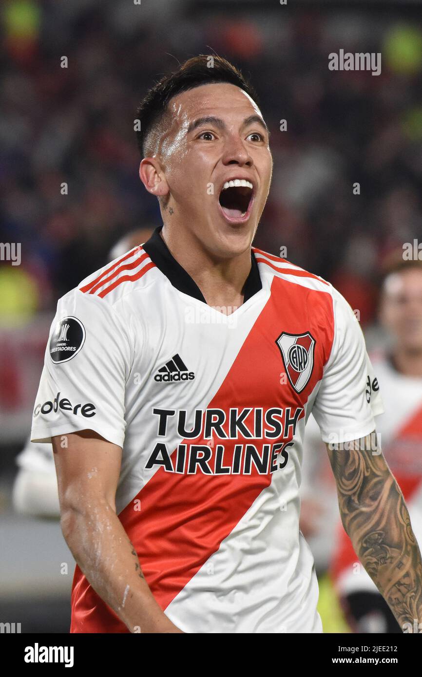 Esequiel Barco célèbre son but lors d'un match de Copa Libertadores entre River et Colo Colo à l'Estadio Monumental. Banque D'Images