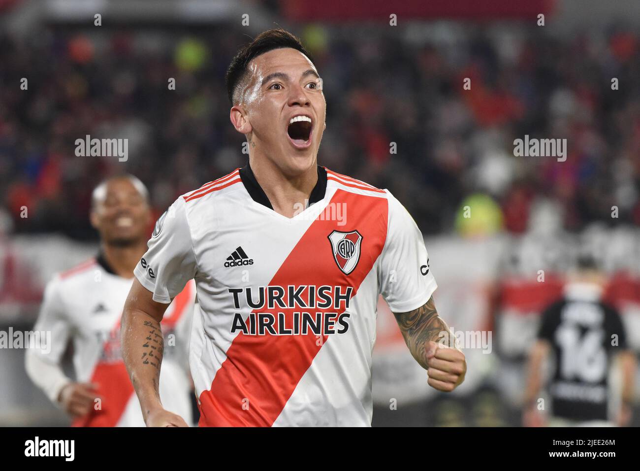 Esequiel Barco célèbre son but lors d'un match de Copa Libertadores entre River et Colo Colo à l'Estadio Monumental. Banque D'Images