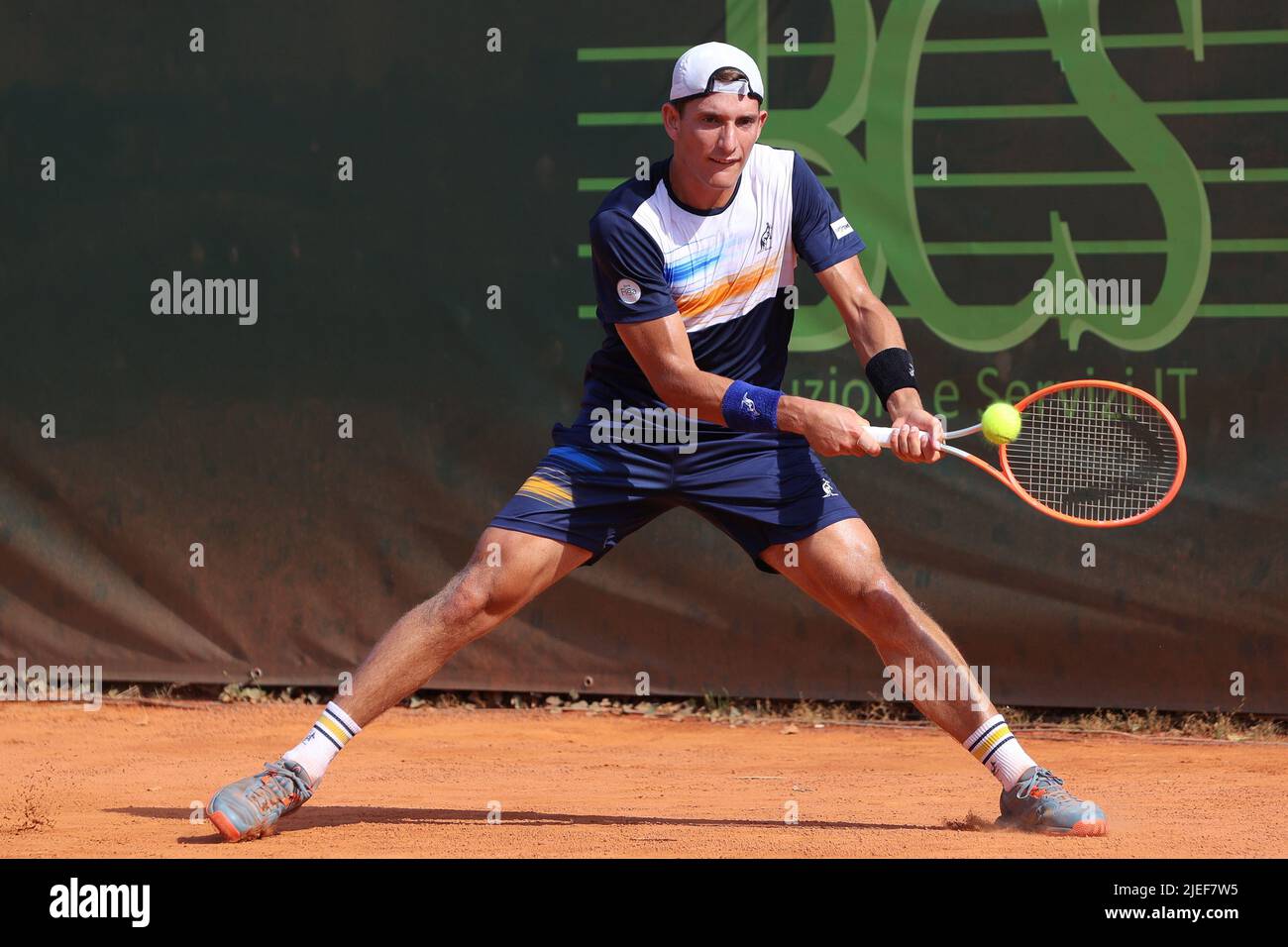 Milan, Italie. 26th juin 2022. Italie, Milan, juin 26 2022: Francesco Passaro (ita) pendant le match de tennis FEDERICO CORIA (ARG) contre FRANCESCO PASSARO (ITA) final ATP Challenger Milan à Aspria Harbour Club (Credit image: © Fabrizio Andrea Bertani/Pacific Press via ZUMA Press Wire) Banque D'Images