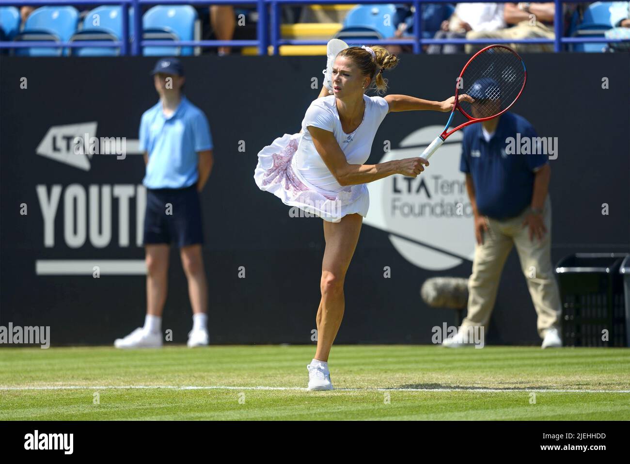 Camila Giorgi (Italie) jouant dans la demi-finale sur le court central au Rothesay International tennis, Devonshire Park, Eastbourne, Royaume-Uni. 24th juin. Elle Banque D'Images