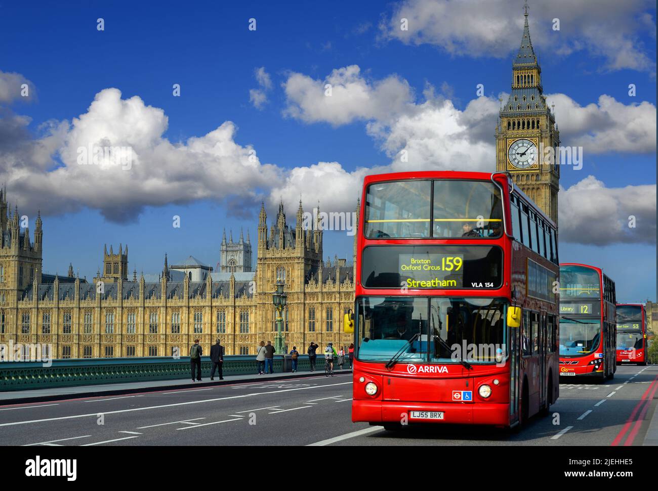 Dopprote peldeccurbusse auf Westminster Bridge mit Big Ben oder Elizabeth Tower, Palace of Westminster oder Houses of Parliament, UNESCO Weltkulturerbe Banque D'Images