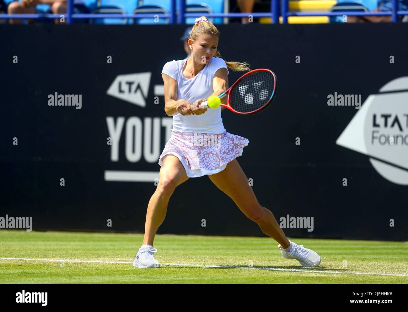 Camila Giorgi (Italie) jouant dans la demi-finale sur le court central au Rothesay International tennis, Devonshire Park, Eastbourne, Royaume-Uni. 24th juin. Elle Banque D'Images