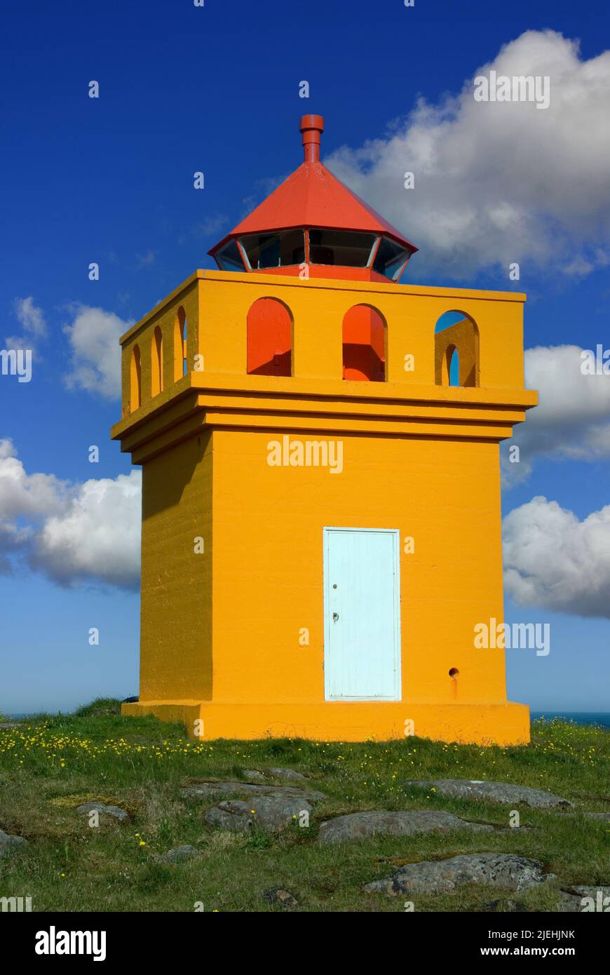 Europa, Île, Islande, Leuchtturm Hafnarnes, Ostfjorde, Leuchtürme, Gebäude, Architektur, Insel, Nordatlantik, orange, Banque D'Images