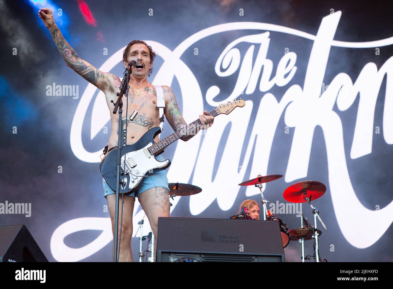 Oslo, Norvège. 24th, juin 2022. Le groupe de rock britannique The Darkness donne un concert lors du festival de musique norvégien tons of Rock 2022 à Oslo. Ici, le chanteur et guitariste Justin Hawkins est vu en direct sur scène. (Crédit photo: Gonzales photo - Per-Otto Oppi). Banque D'Images